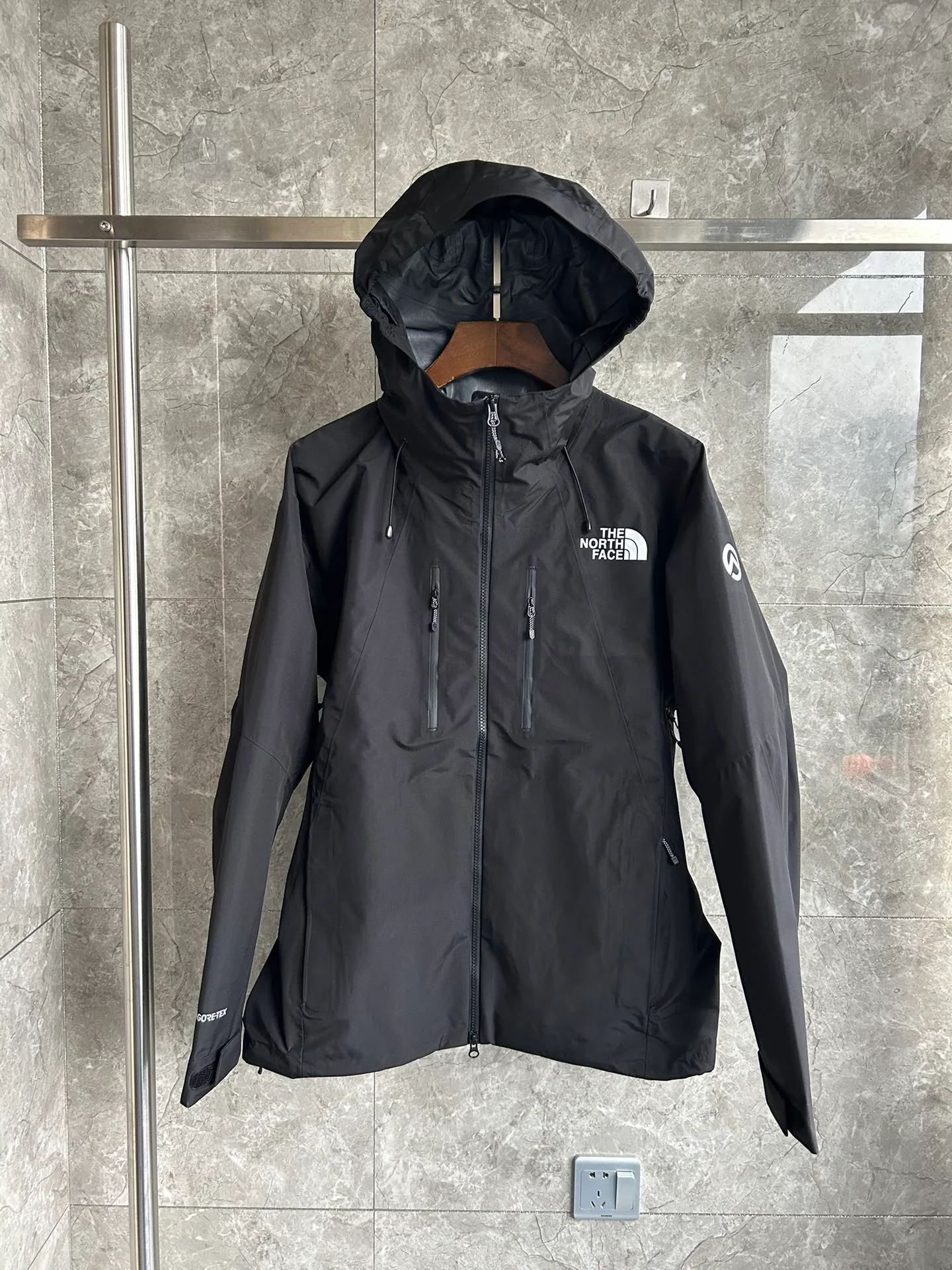 Куртки Женские The North Face Куртки Женские The North Face
