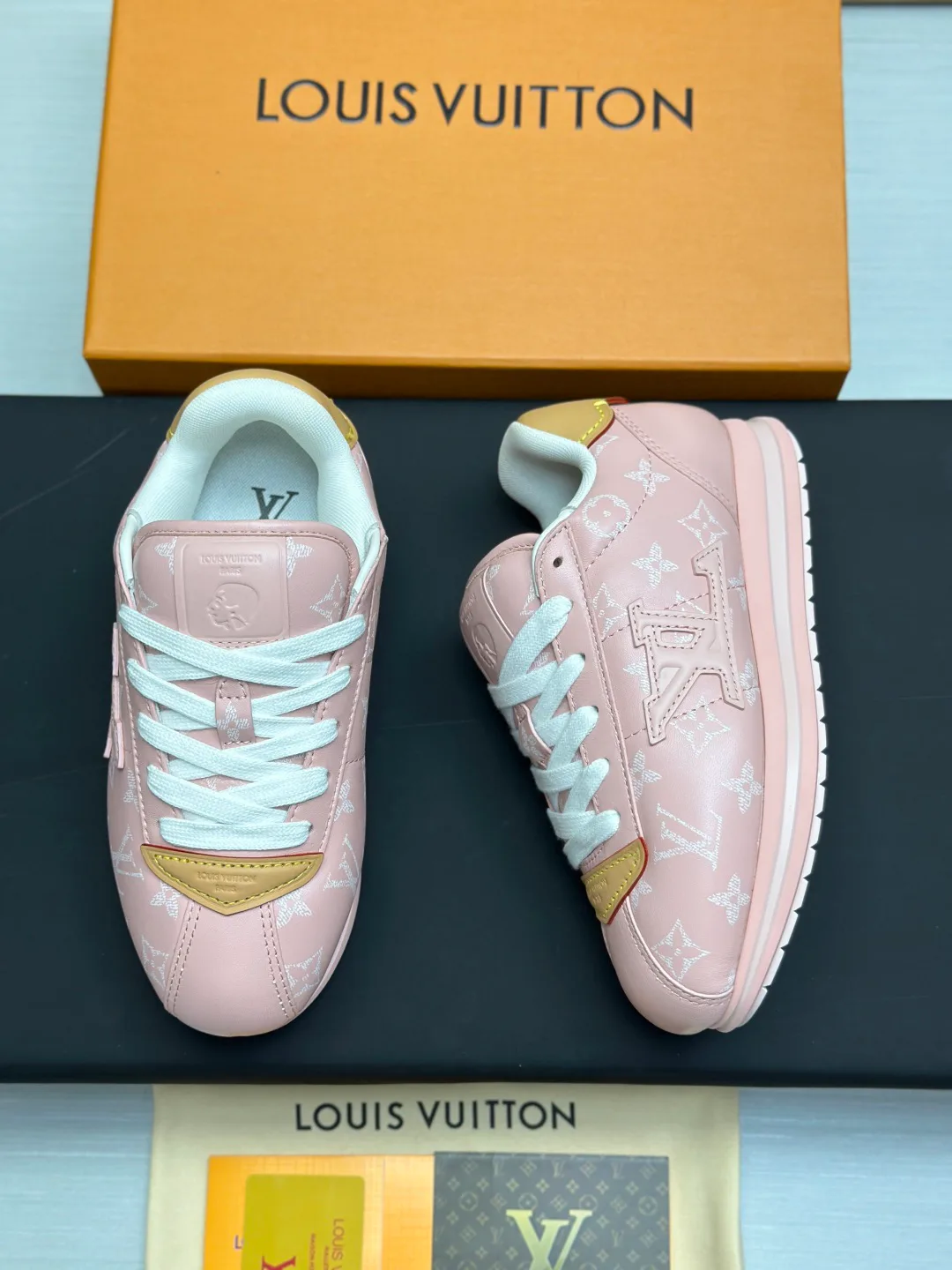 Кроссовки Женские Louis Vuitton 3470529