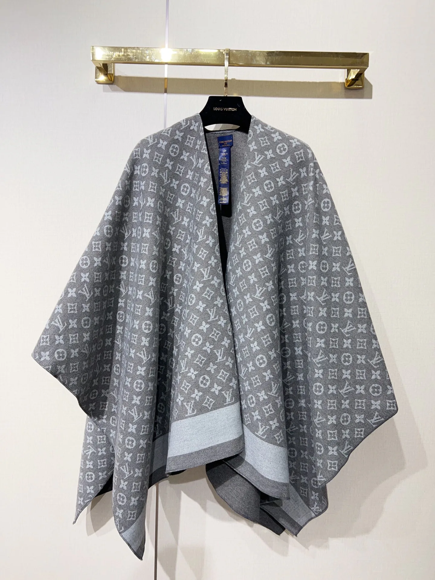 Пальто Женские Louis Vuitton 18413326