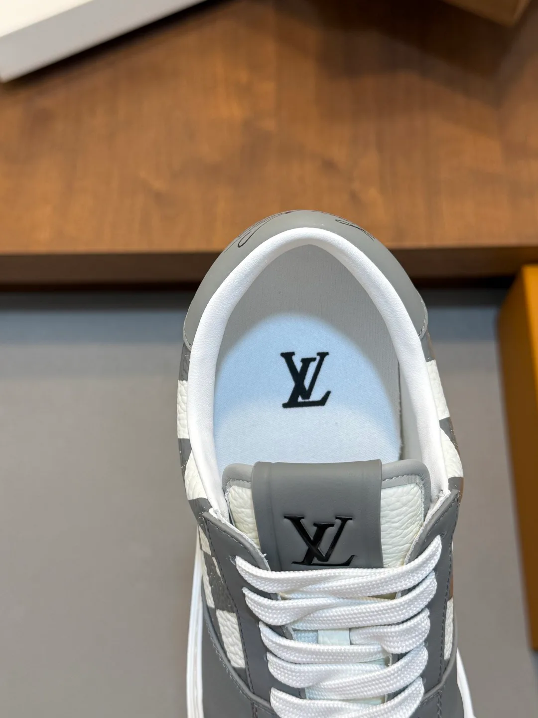 Кроссовки Мужские Louis Vuitton 17447610