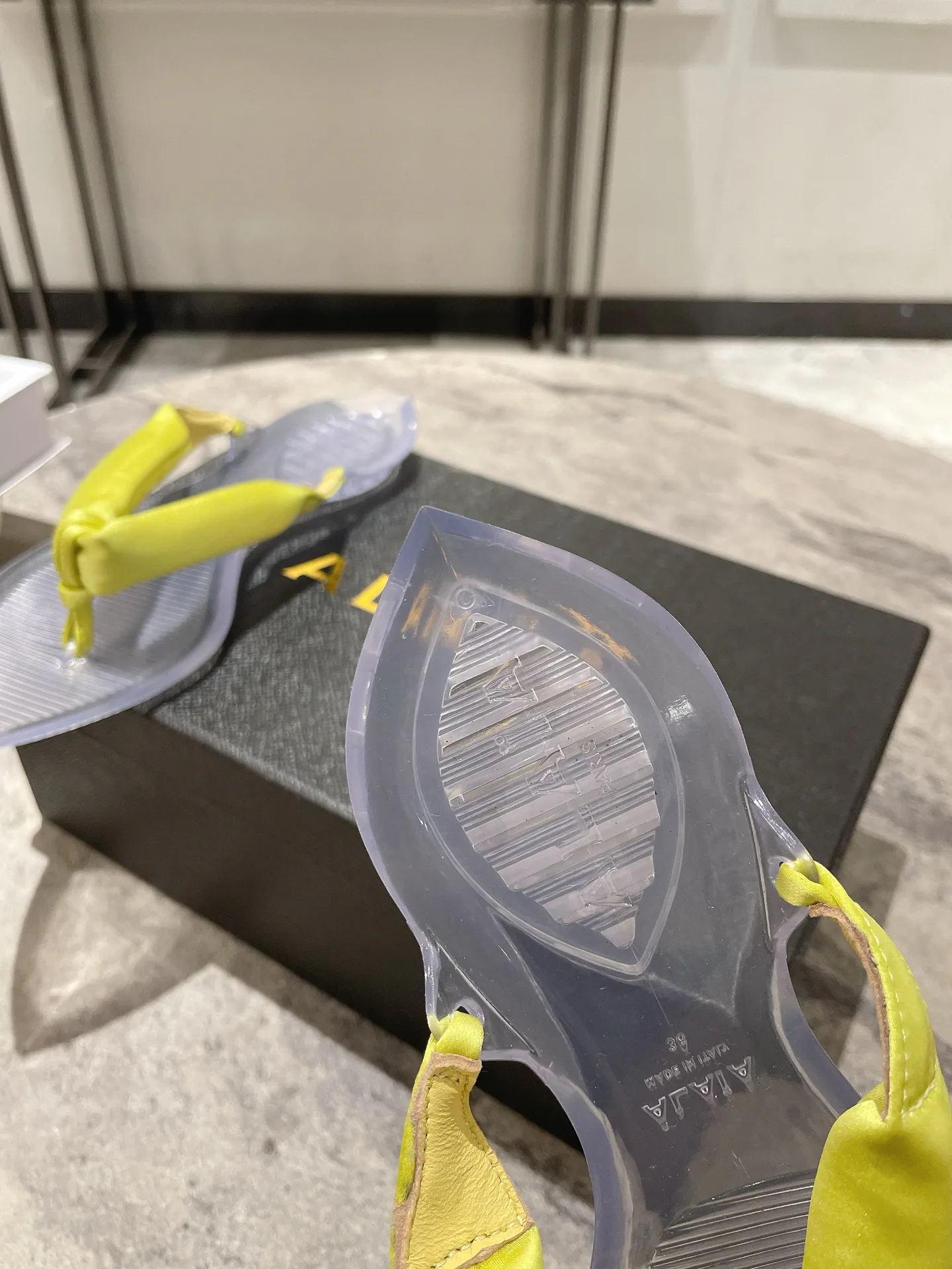 Шлепанцы Женские Alaia 12859253