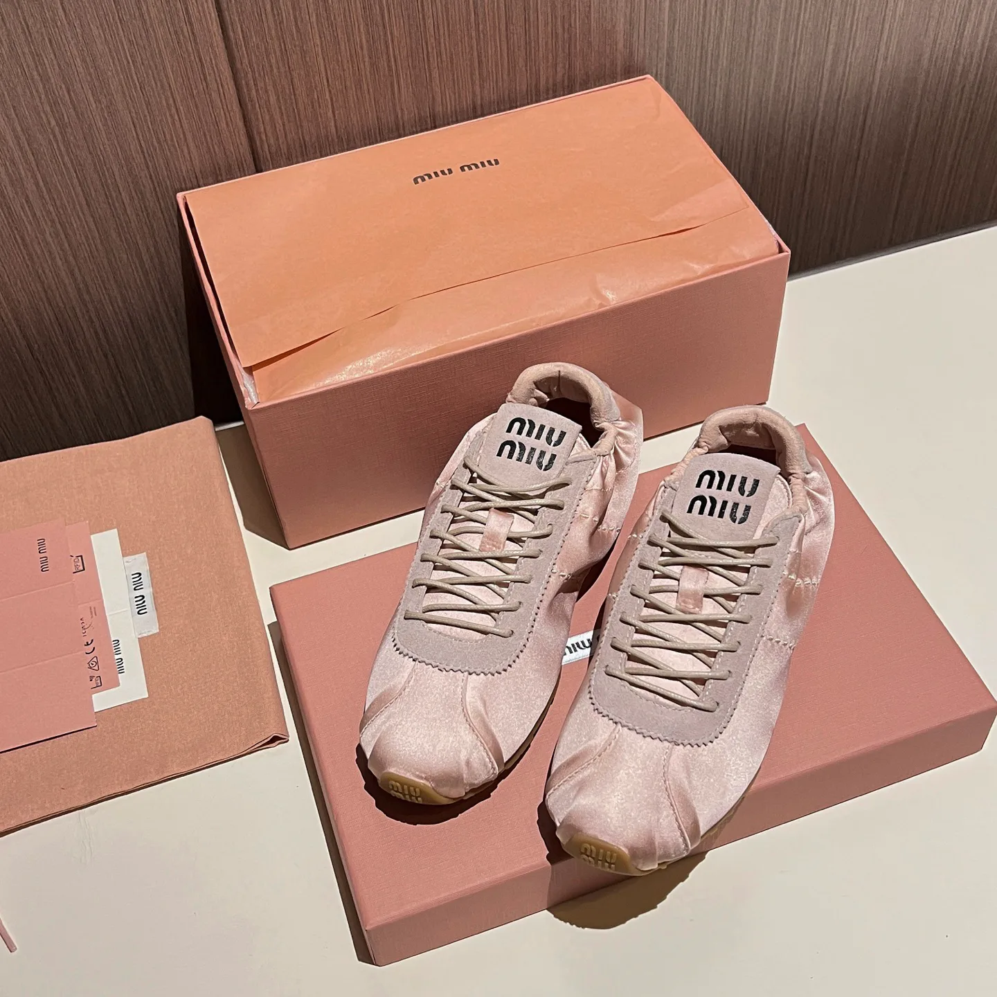 Кроссовки Женские Miu Miu 17968602