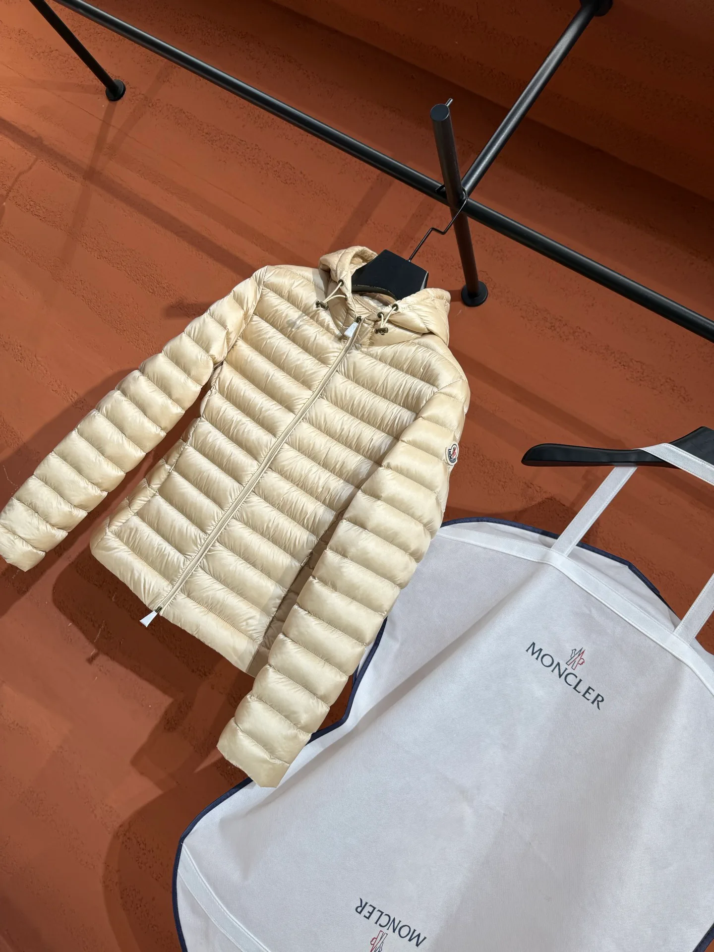 Куртки И Пуховики Женские Moncler 20099951