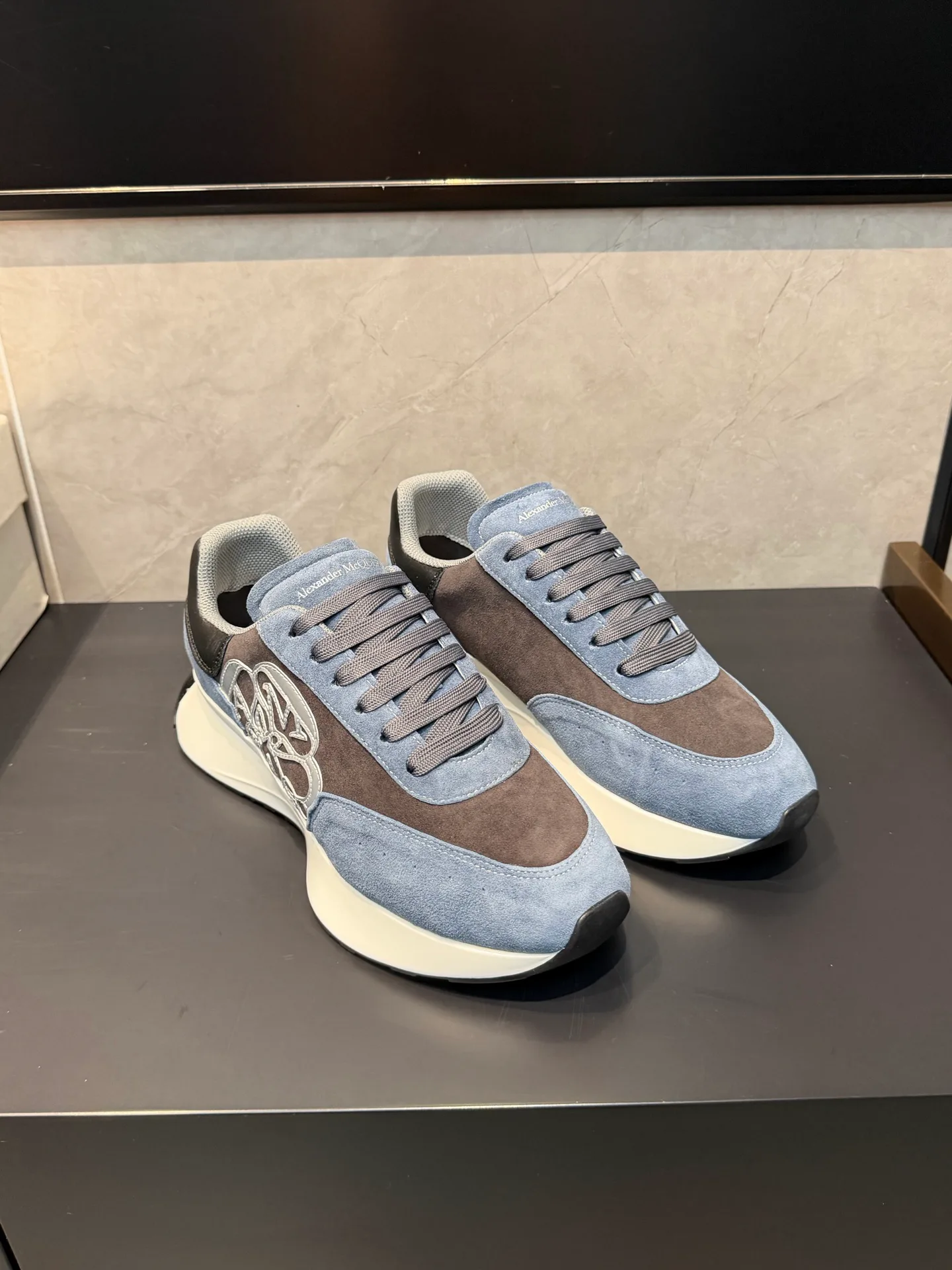 Кроссовки Женские Alexander Mcqueen 18363894