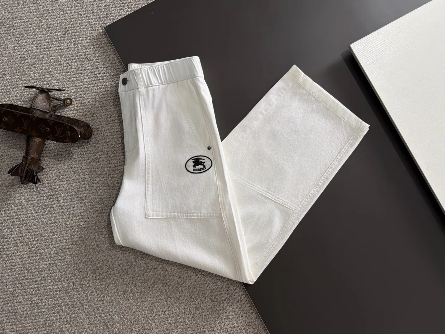 Брюки Мужские Burberry 17557498