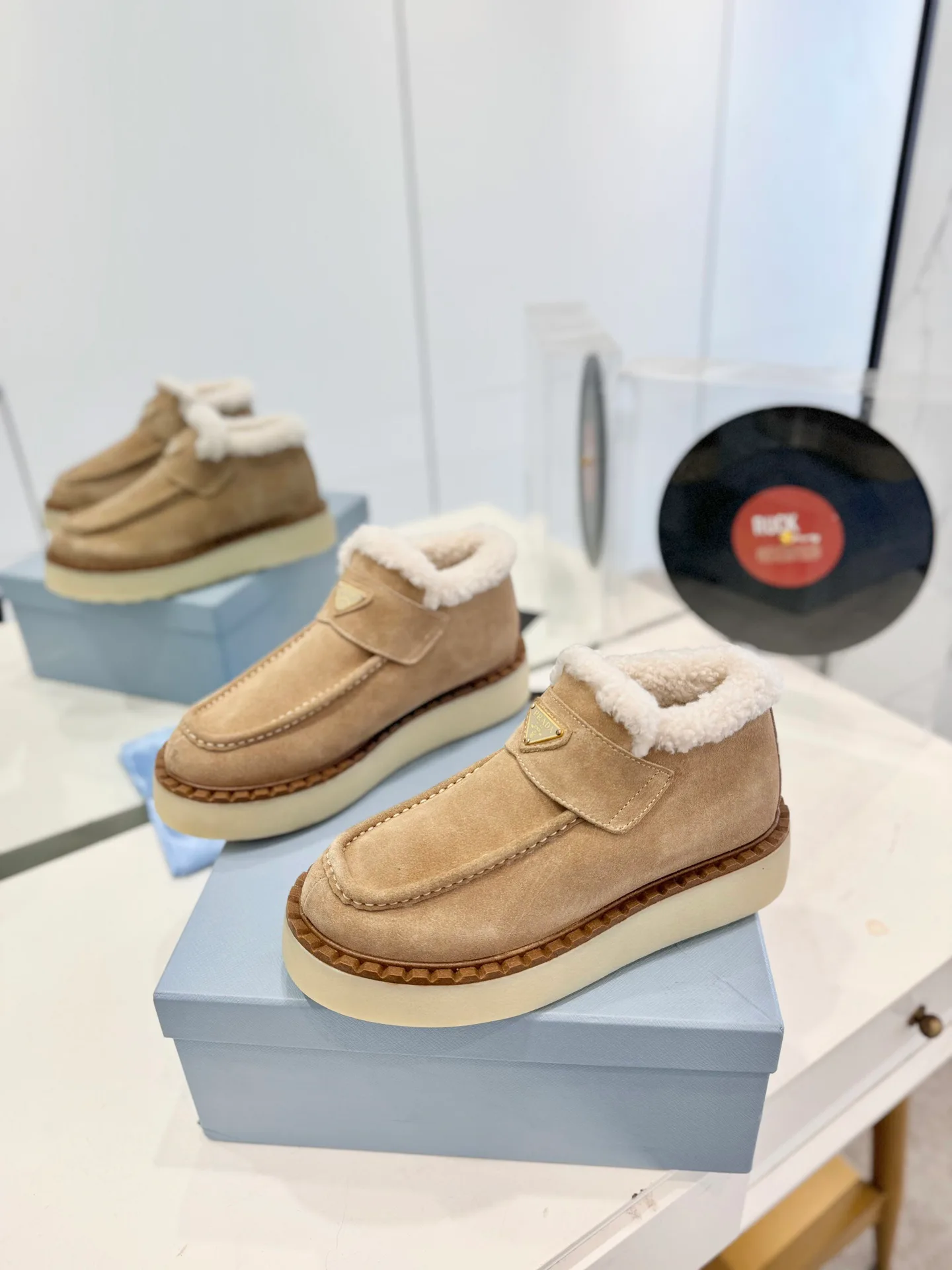Угги Женские Prada 19047337