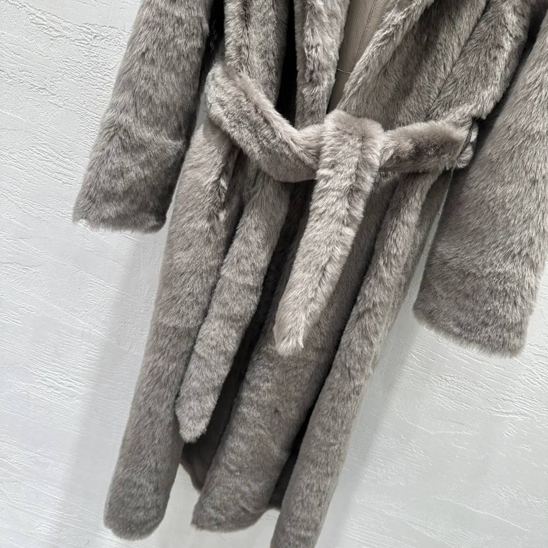 Шубы Женские Brunello Cucinelli 683726