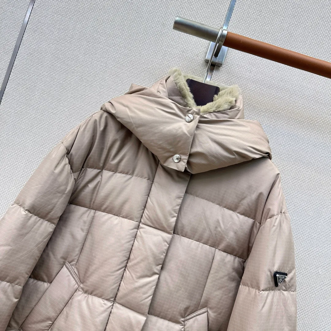 Куртки И Пуховики Женские Prada 18094553