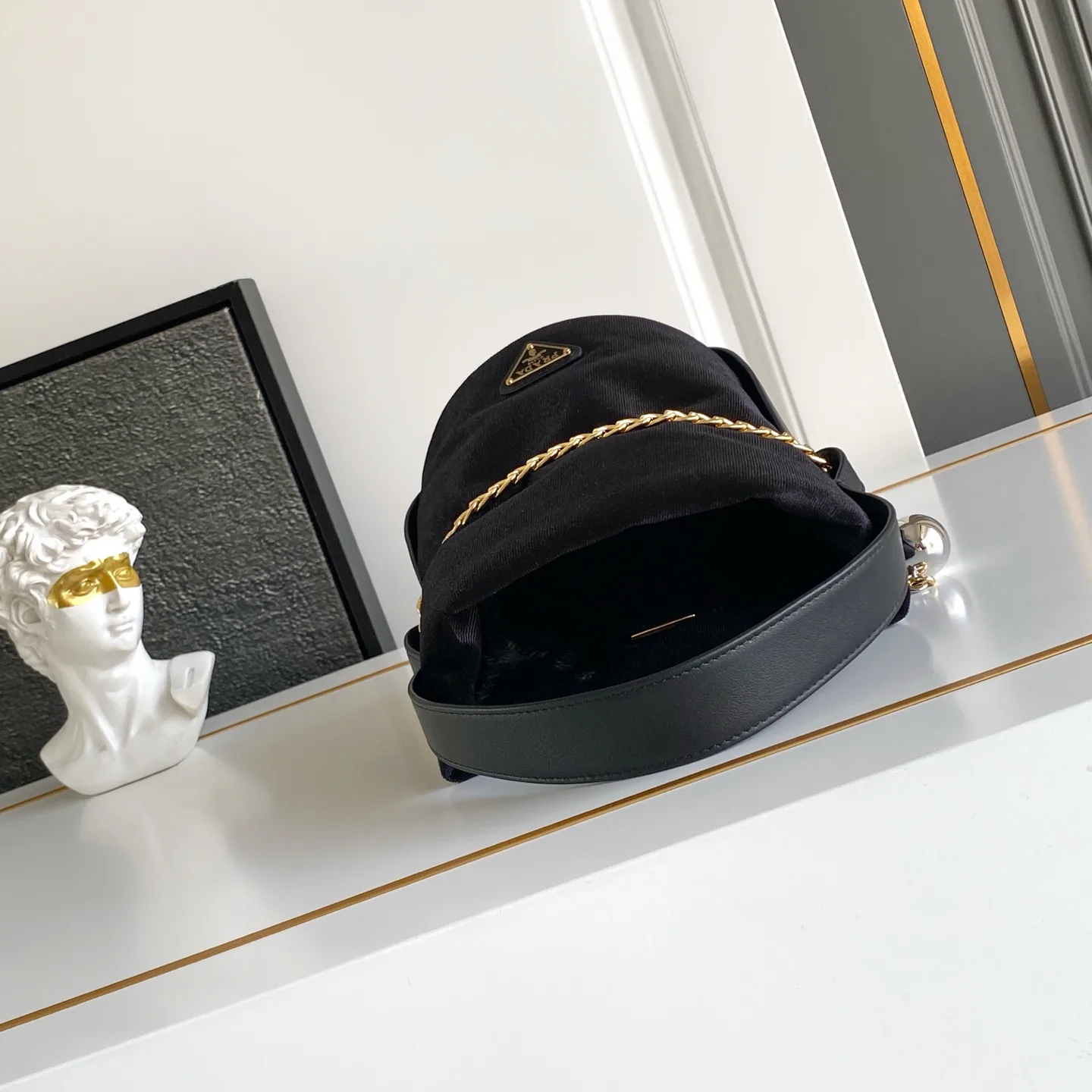 Классические Сумки Женские Prada 13368501