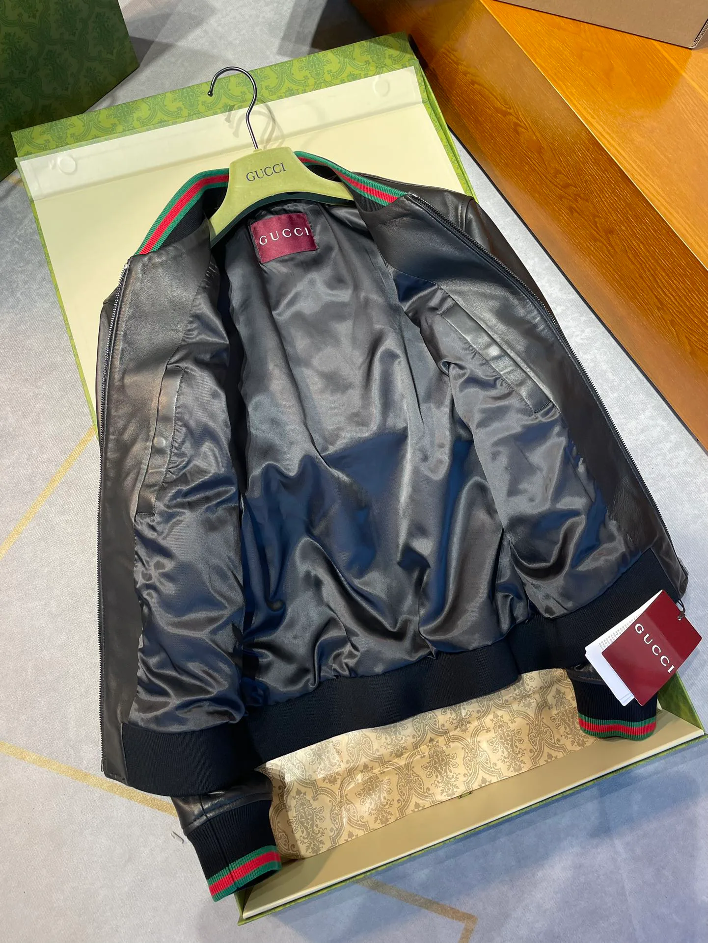 Куртки И Пуховики Женские Gucci 275916