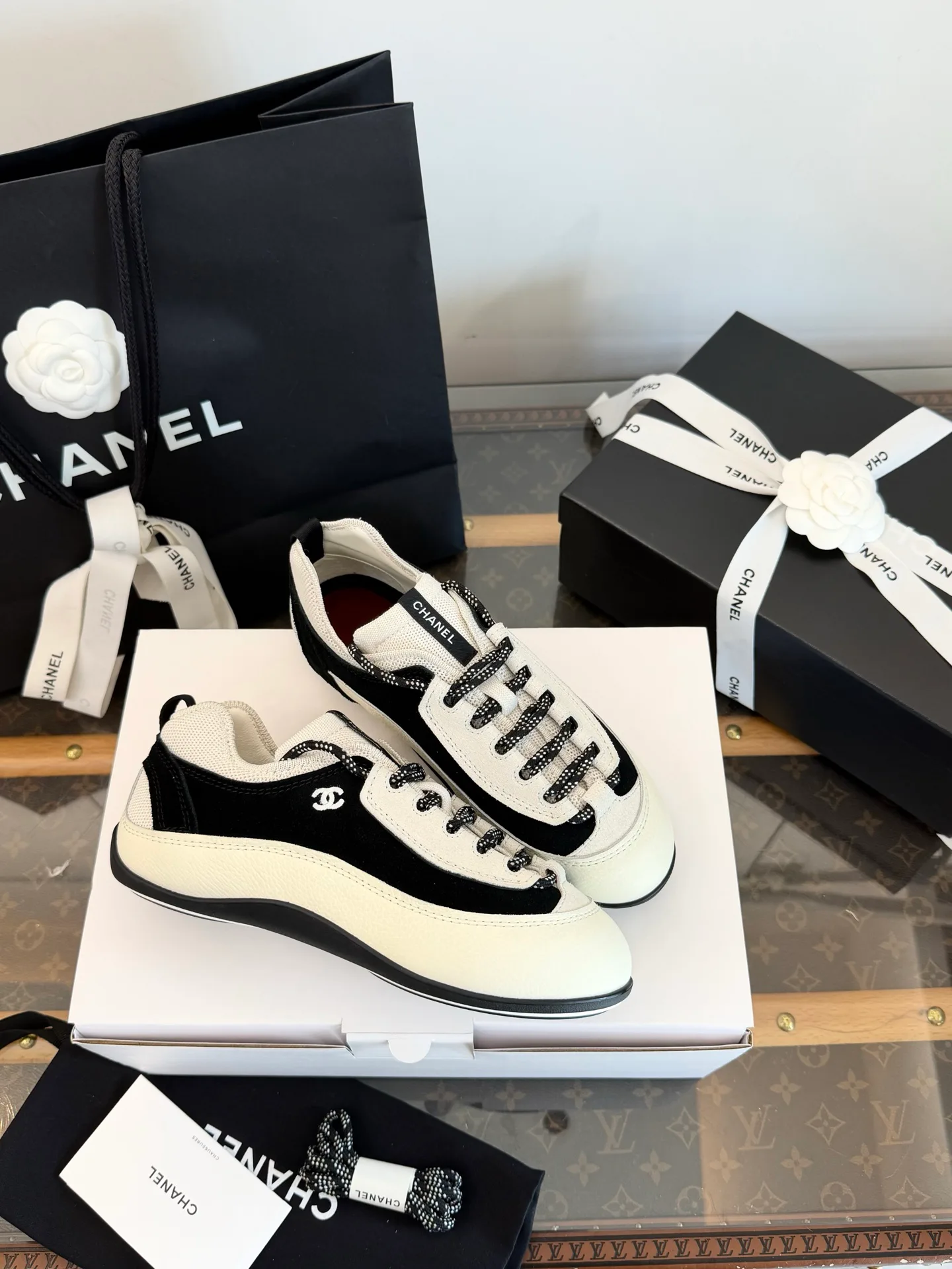 Кроссовки Женские Chanel 18304138