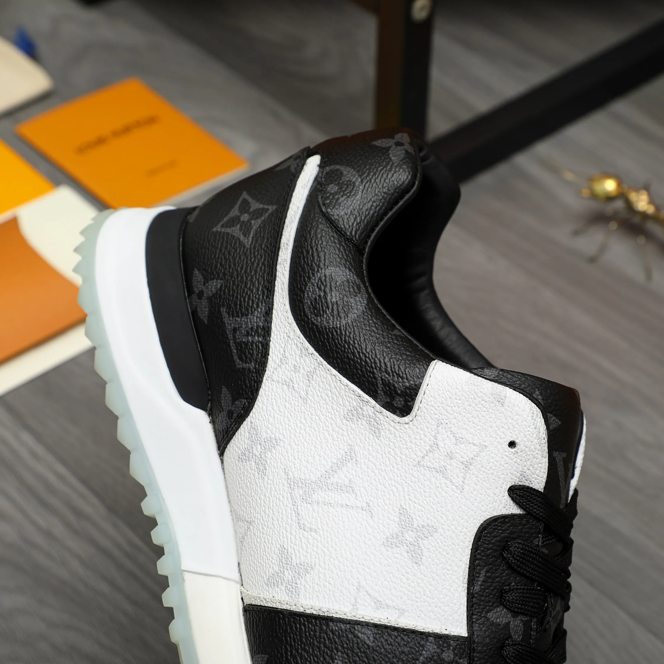 Кроссовки Мужские Louis Vuitton 288021