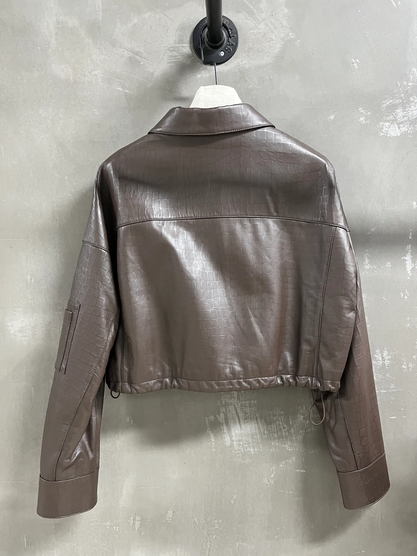 Кожаные Куртки И Дублёнки Женские Fendi 3129852