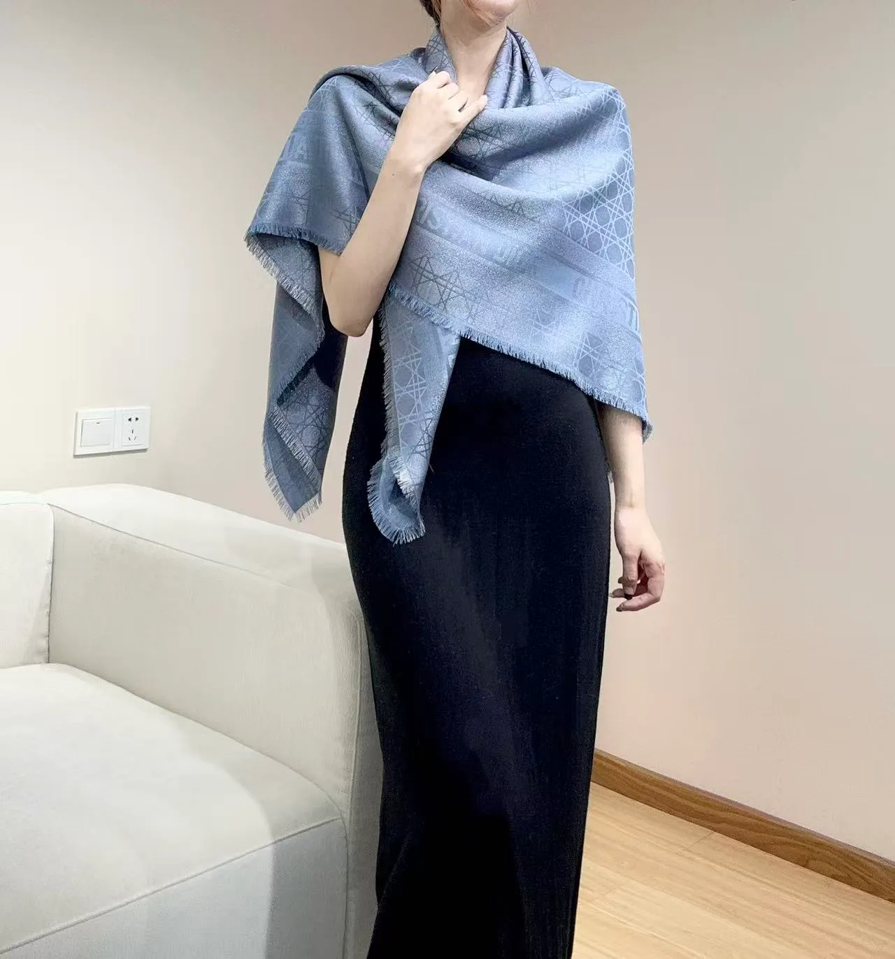 Шарфы Christian Dior 18374342