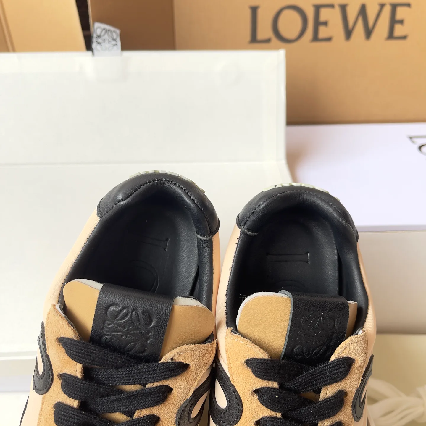 Кроссовки Женские Loewe 18781780