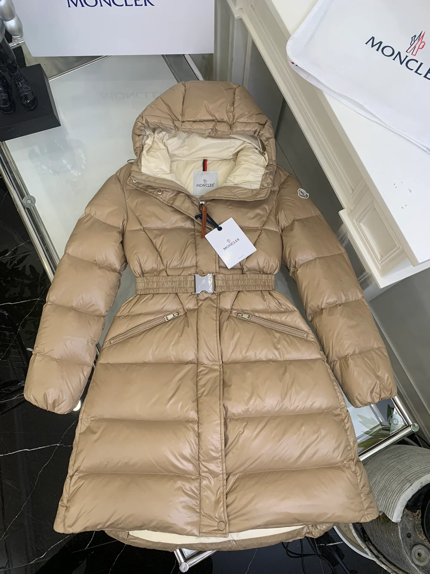 Куртки И Пуховики Женские Moncler 18240673