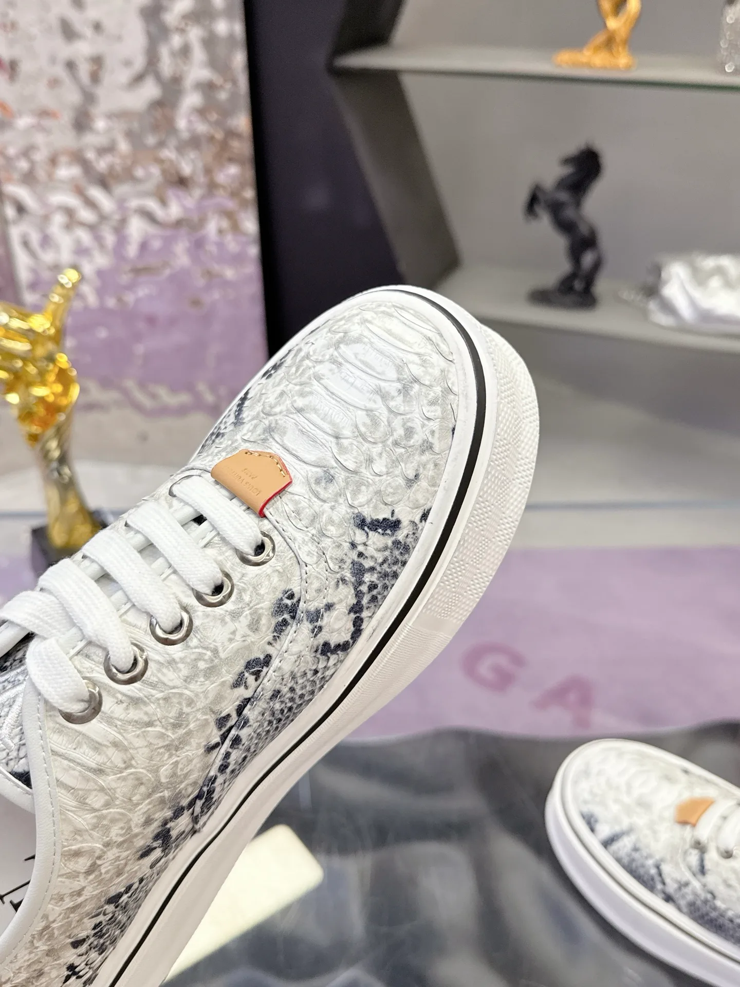 Кроссовки Мужские Louis Vuitton 17930911