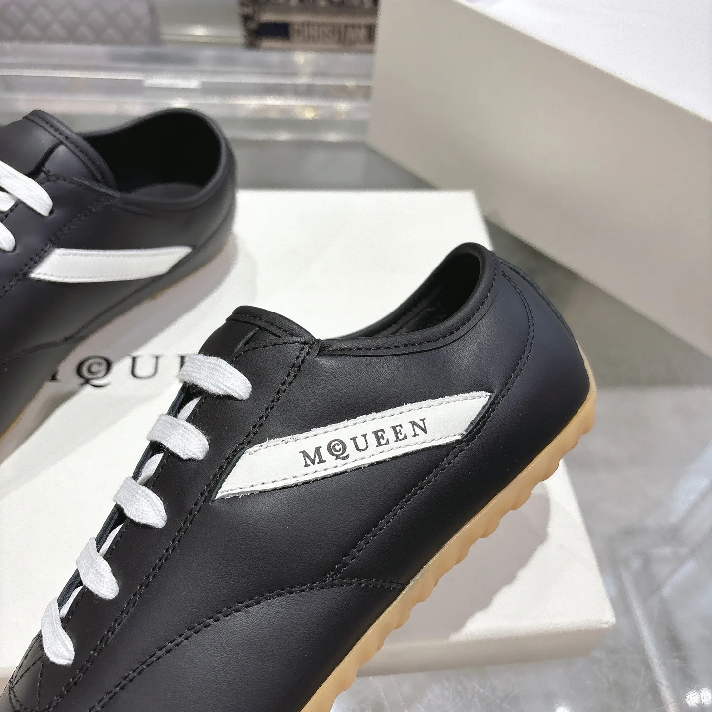 Кроссовки Женские Alexander Mcqueen 12208659