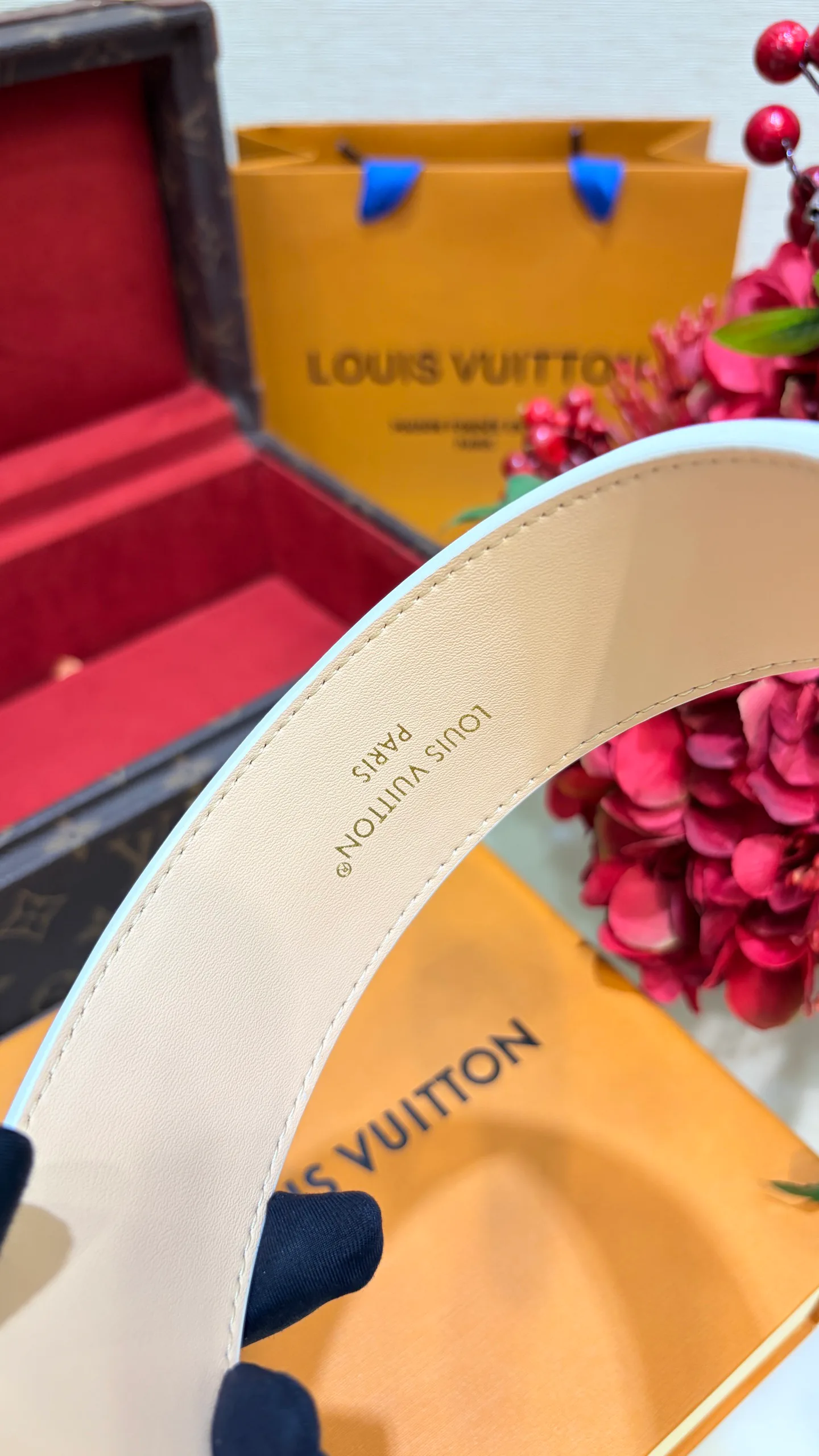 Головные Уборы Louis Vuitton 18202156