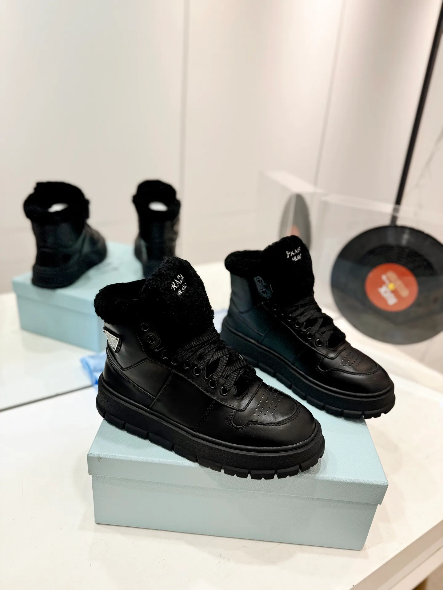 Кроссовки Женские Prada 20068654