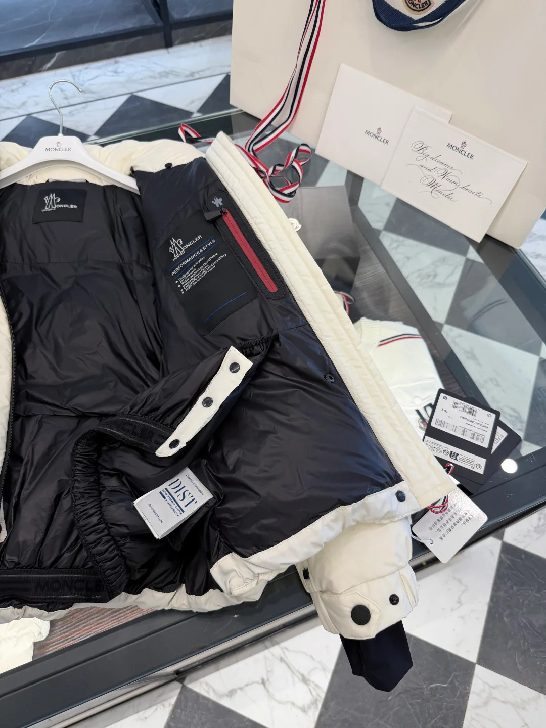 Куртки И Пуховики Женские Moncler 19245329