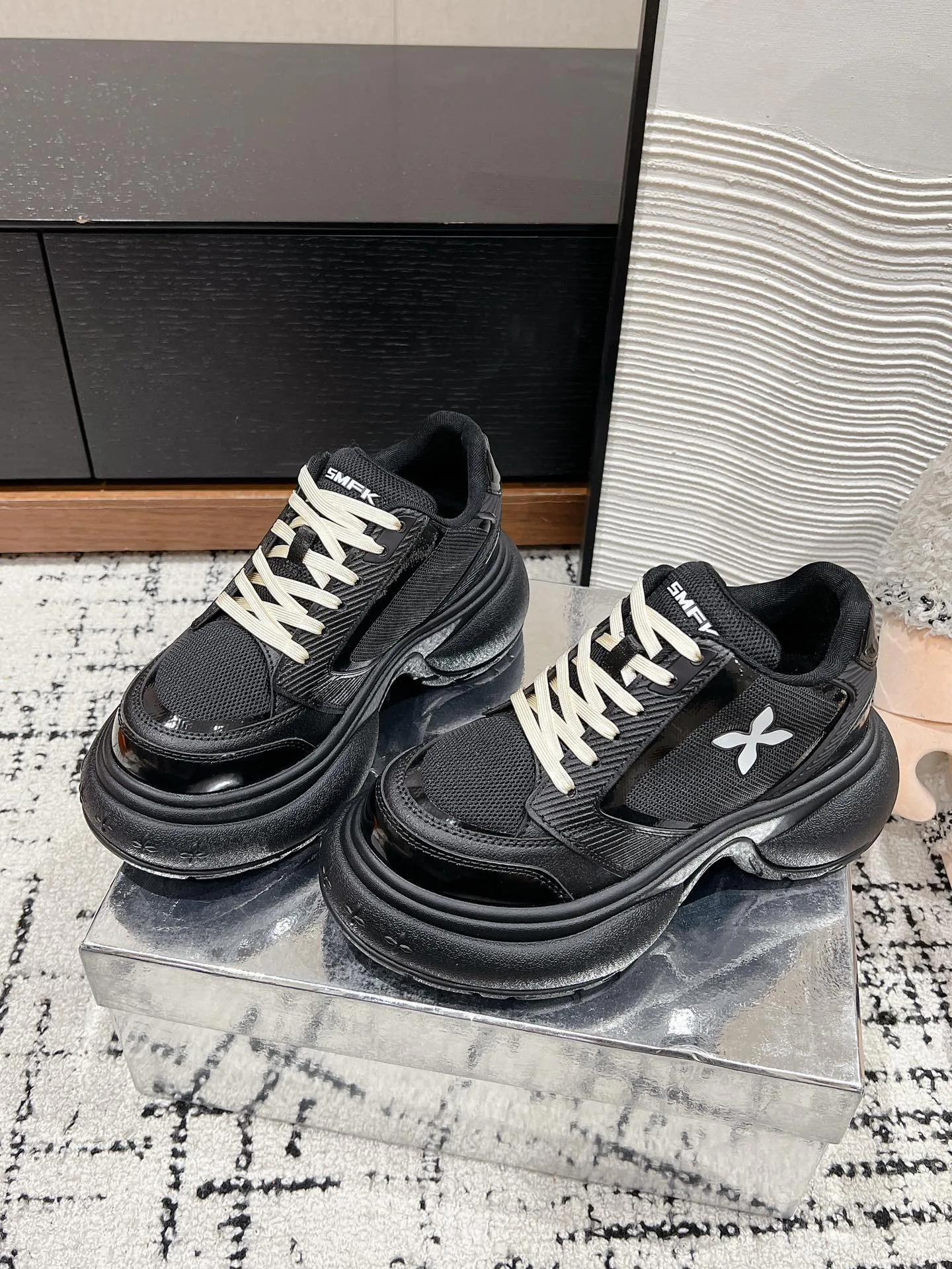 Кроссовки Женские Gucci 8047