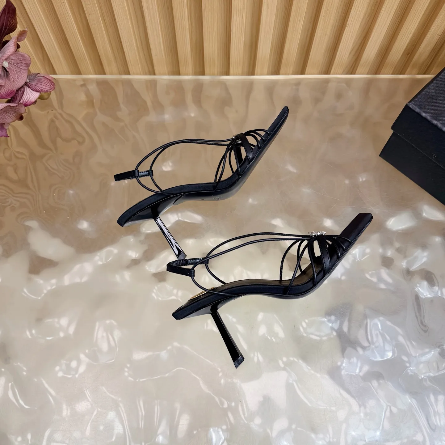 Босоножки Женские Saint Laurent 11109488