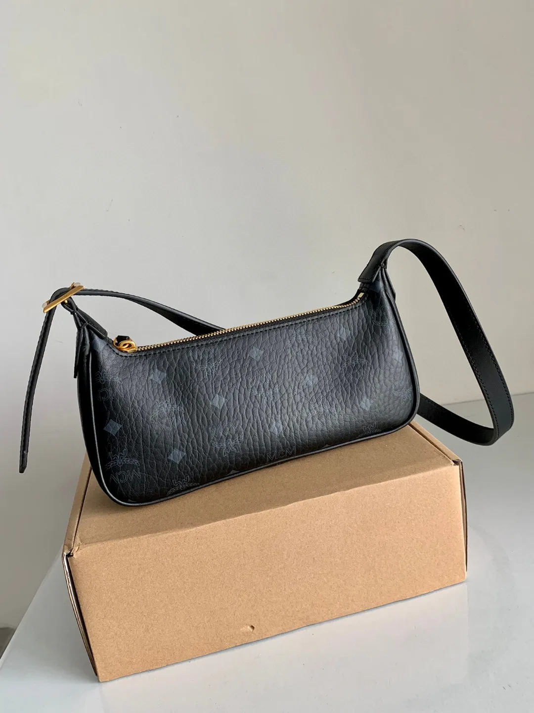 Сумки На Ремне Женские Mcm 10017844