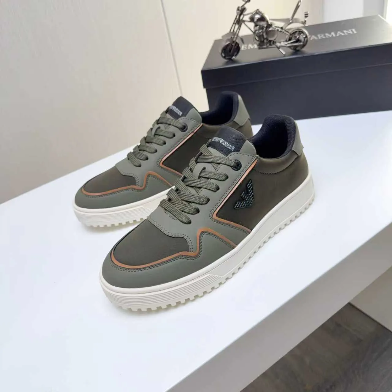 Кроссовки Мужские Armani 16978194