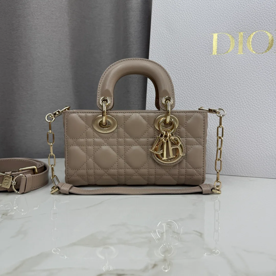 Классические Сумки Женские Christian Dior 11905770