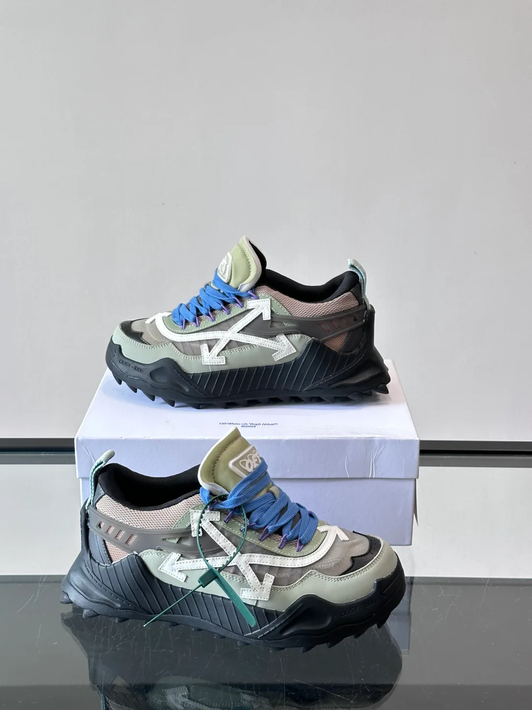 Кроссовки Женские Off-White 17689336
