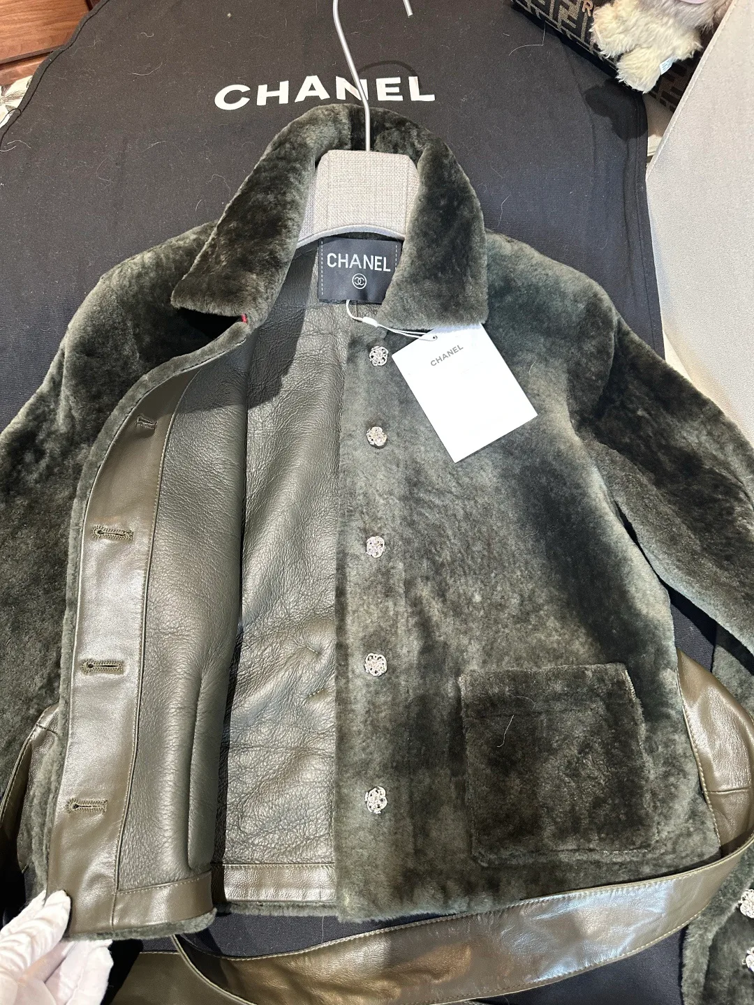 Кожаные Куртки И Дублёнки Женские Chanel 19134534