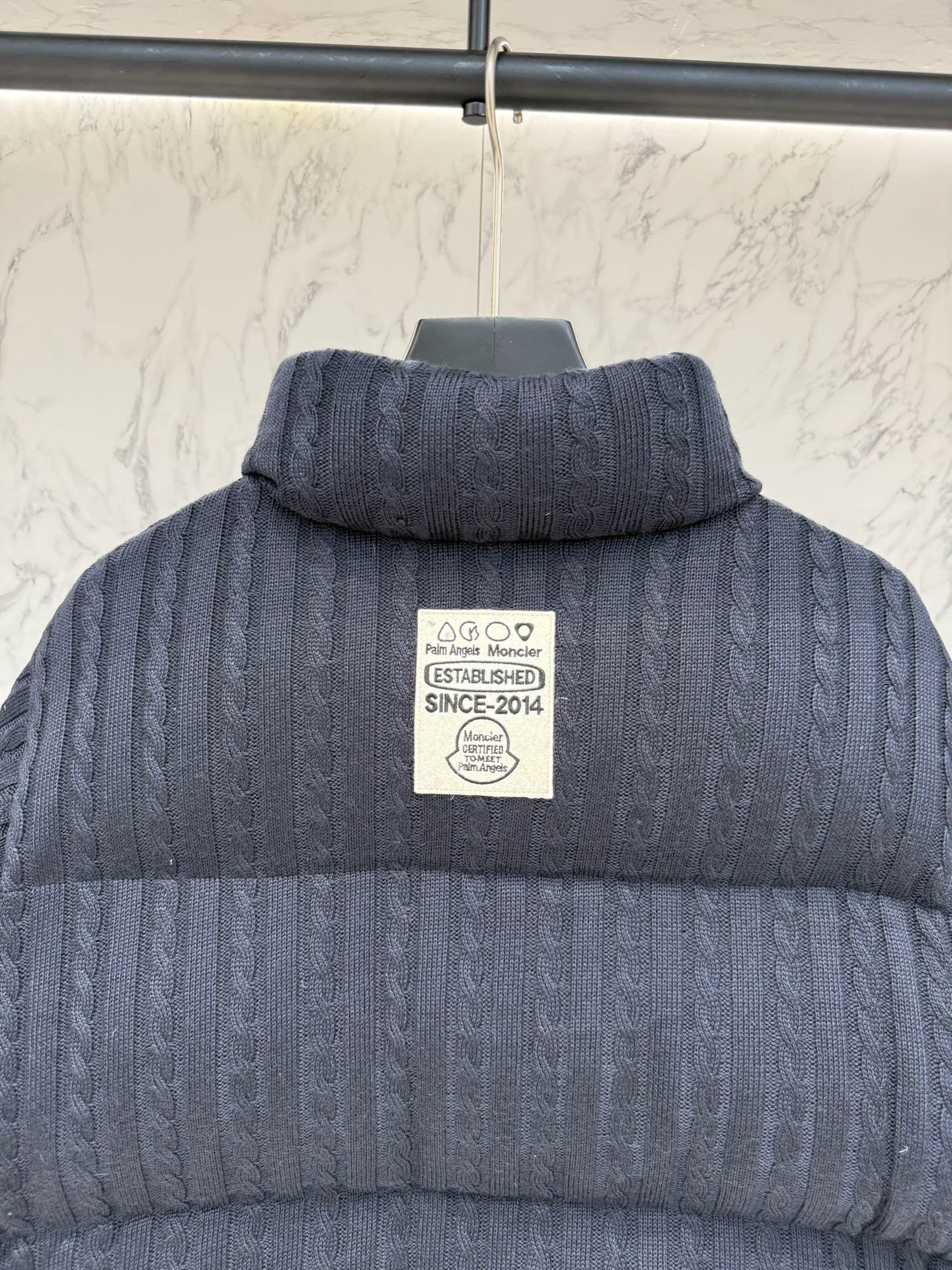 Куртки И Пуховики Мужские Moncler 18188651