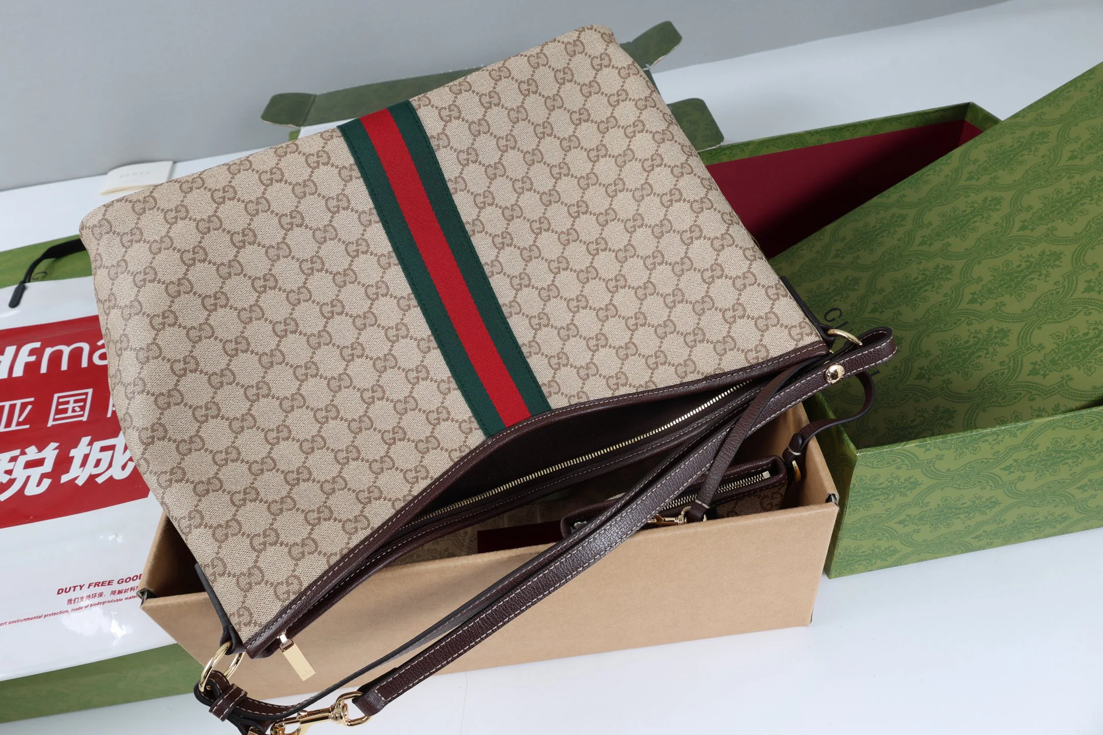 Классические Сумки Женские Gucci 18250600