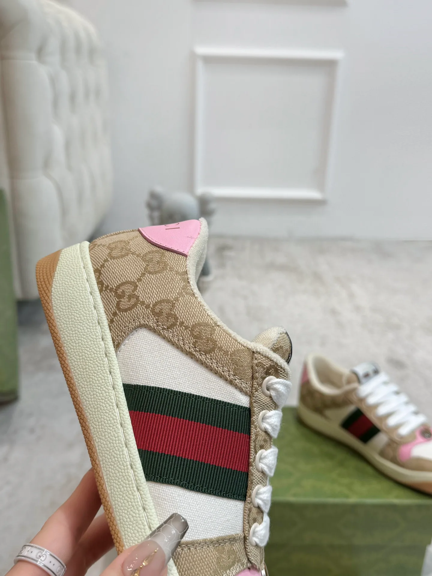 Кроссовки Женские Gucci 944967