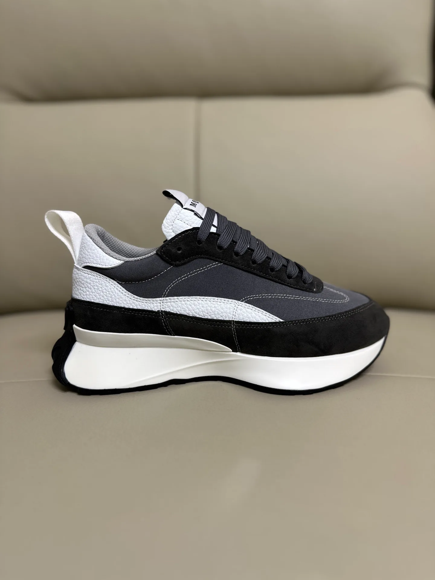 Кроссовки Женские Alexander Mcqueen 18616745