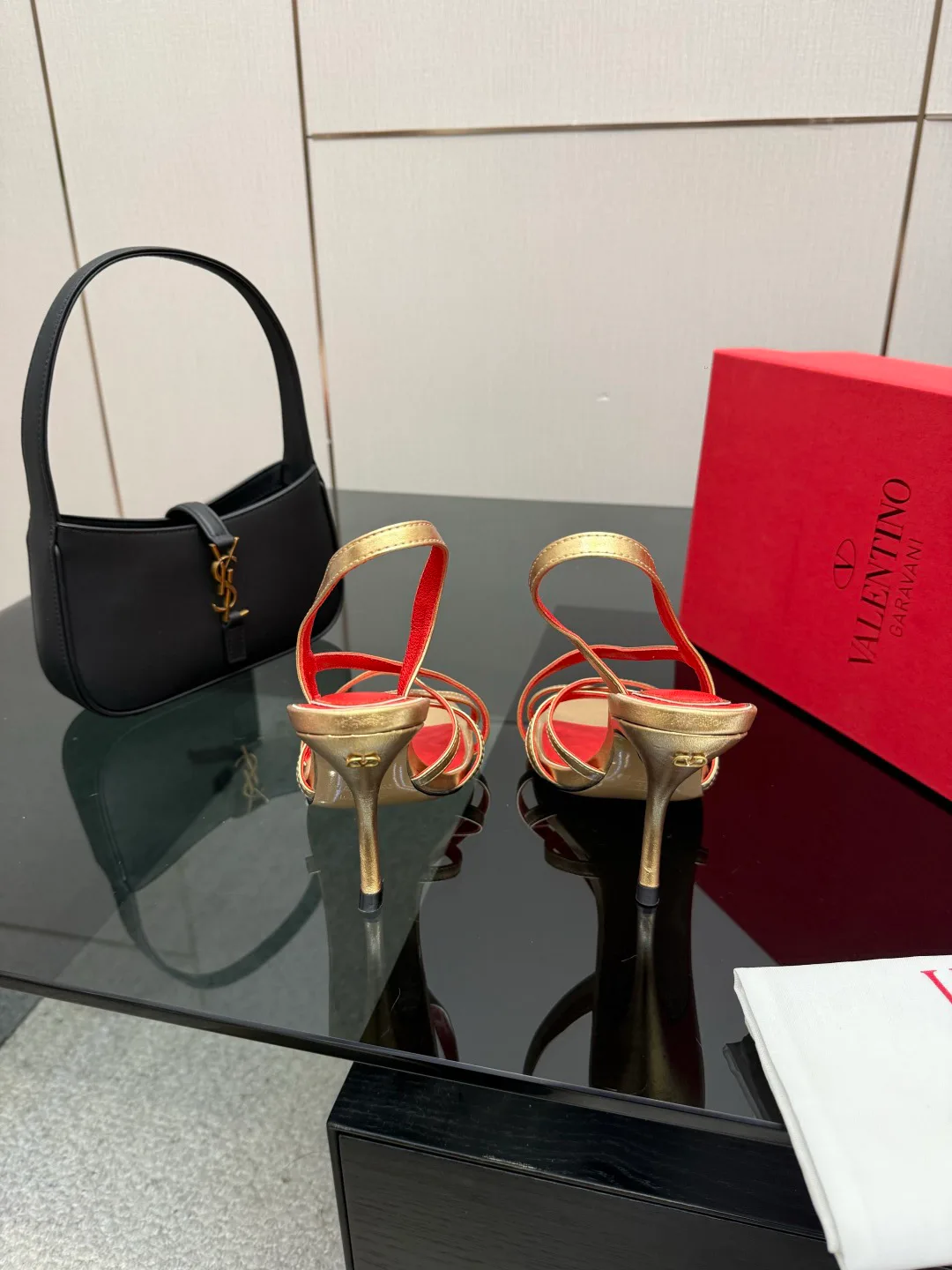 Босоножки Женские Valentino 5052060