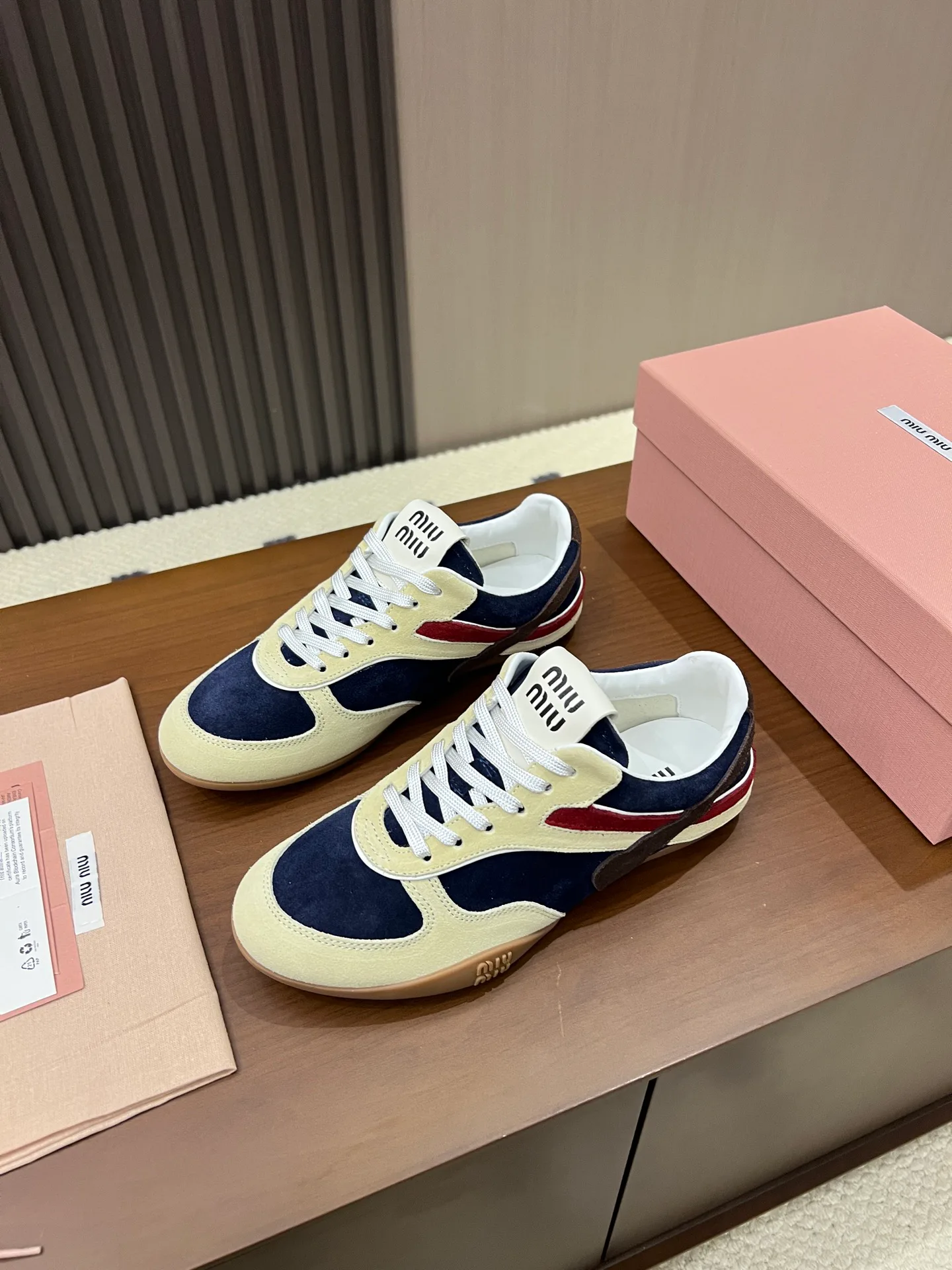 Кроссовки Женские Miu Miu 19044315