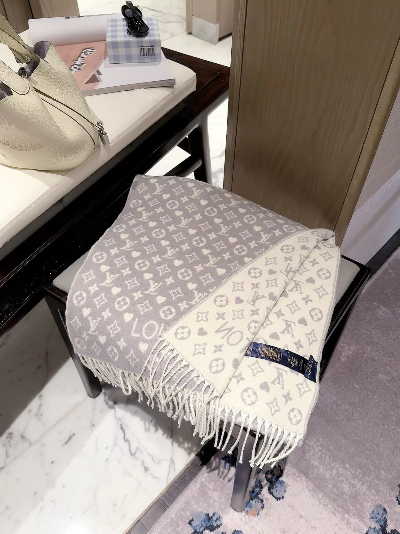 Шарфы Louis Vuitton 18450152