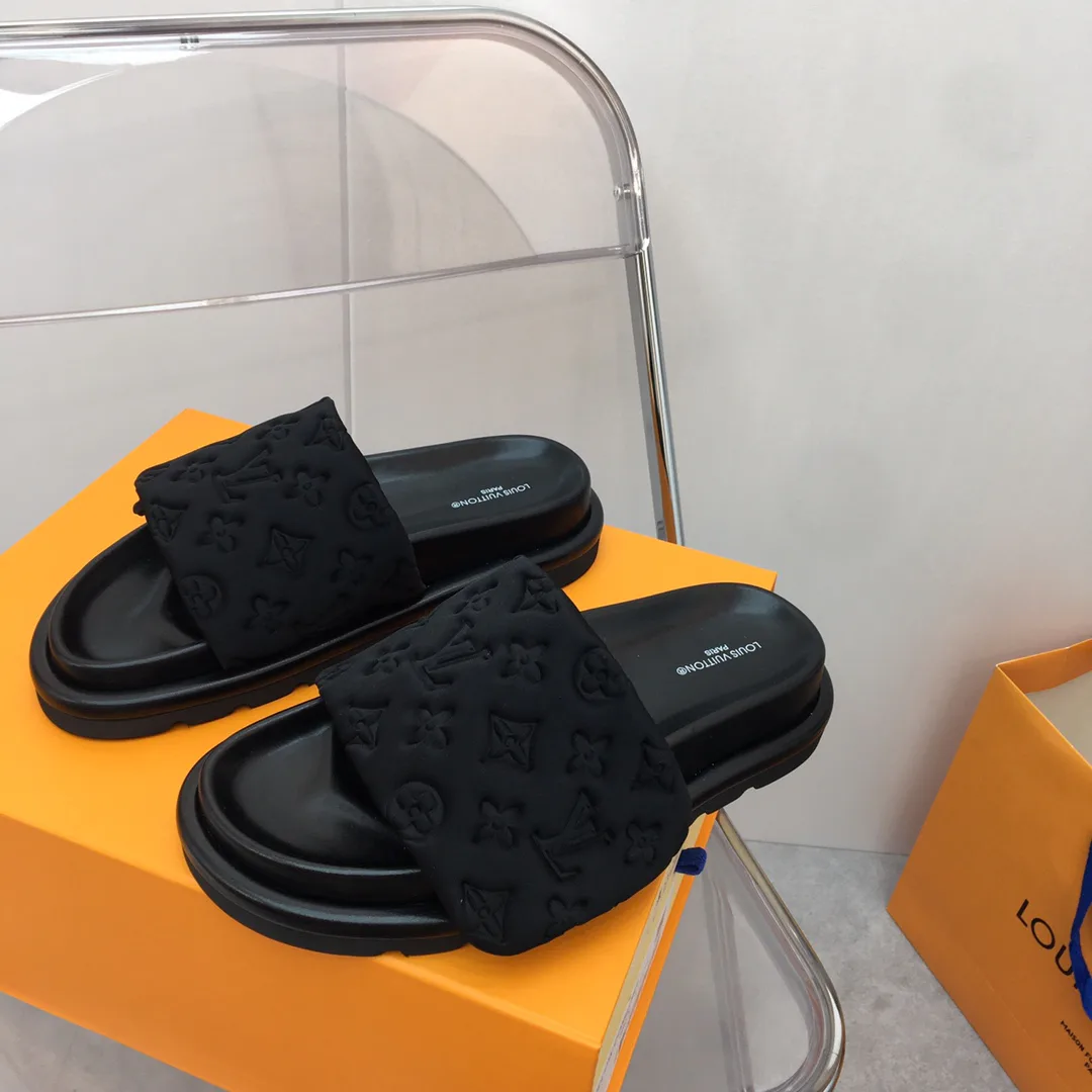 Шлепанцы Женские Louis Vuitton 26323