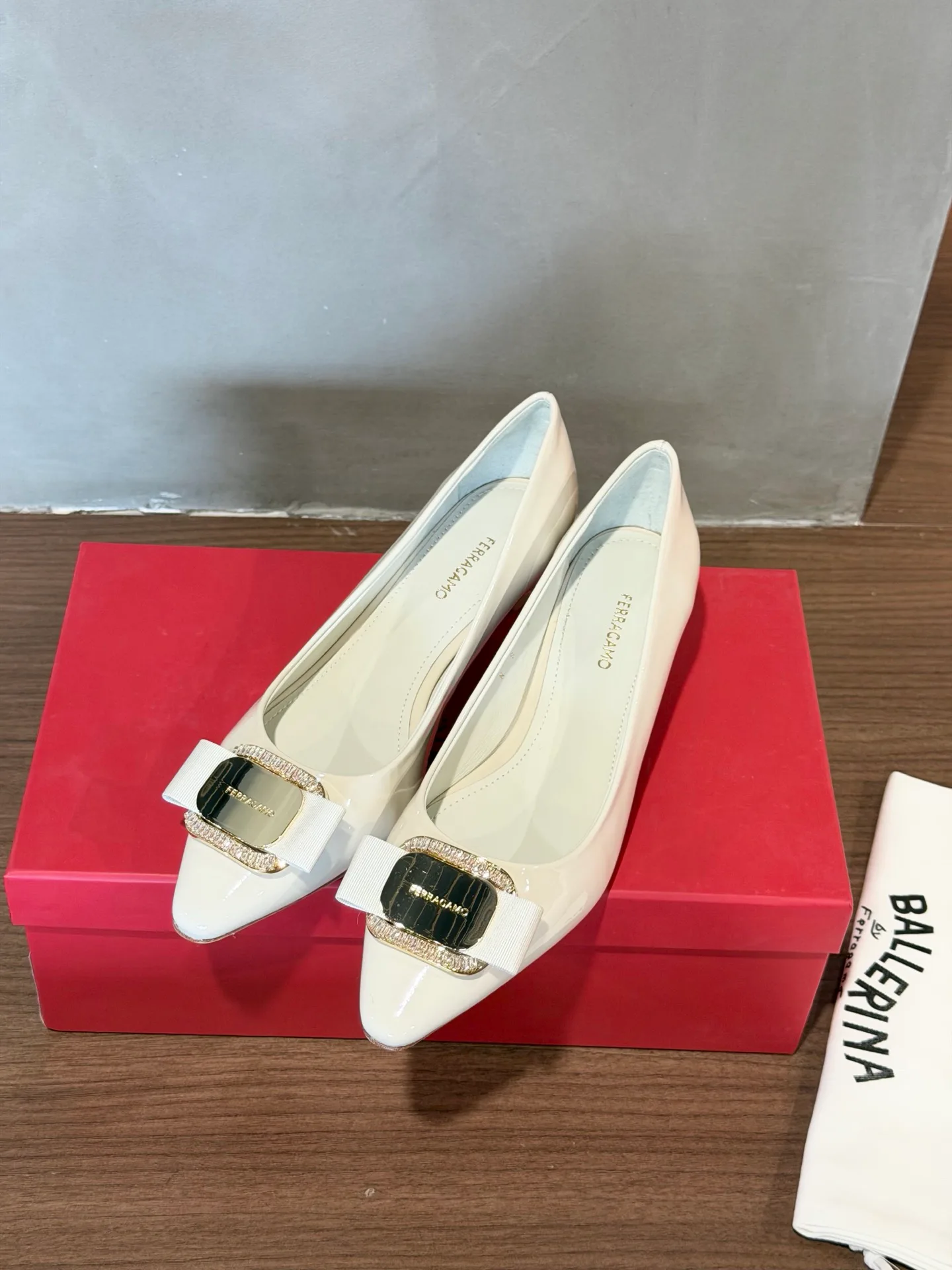 Туфли Женские Salvatore Ferragamo 11675397