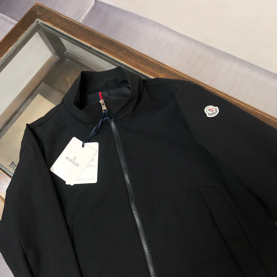 Куртки И Пуховики Мужские Moncler 9620352