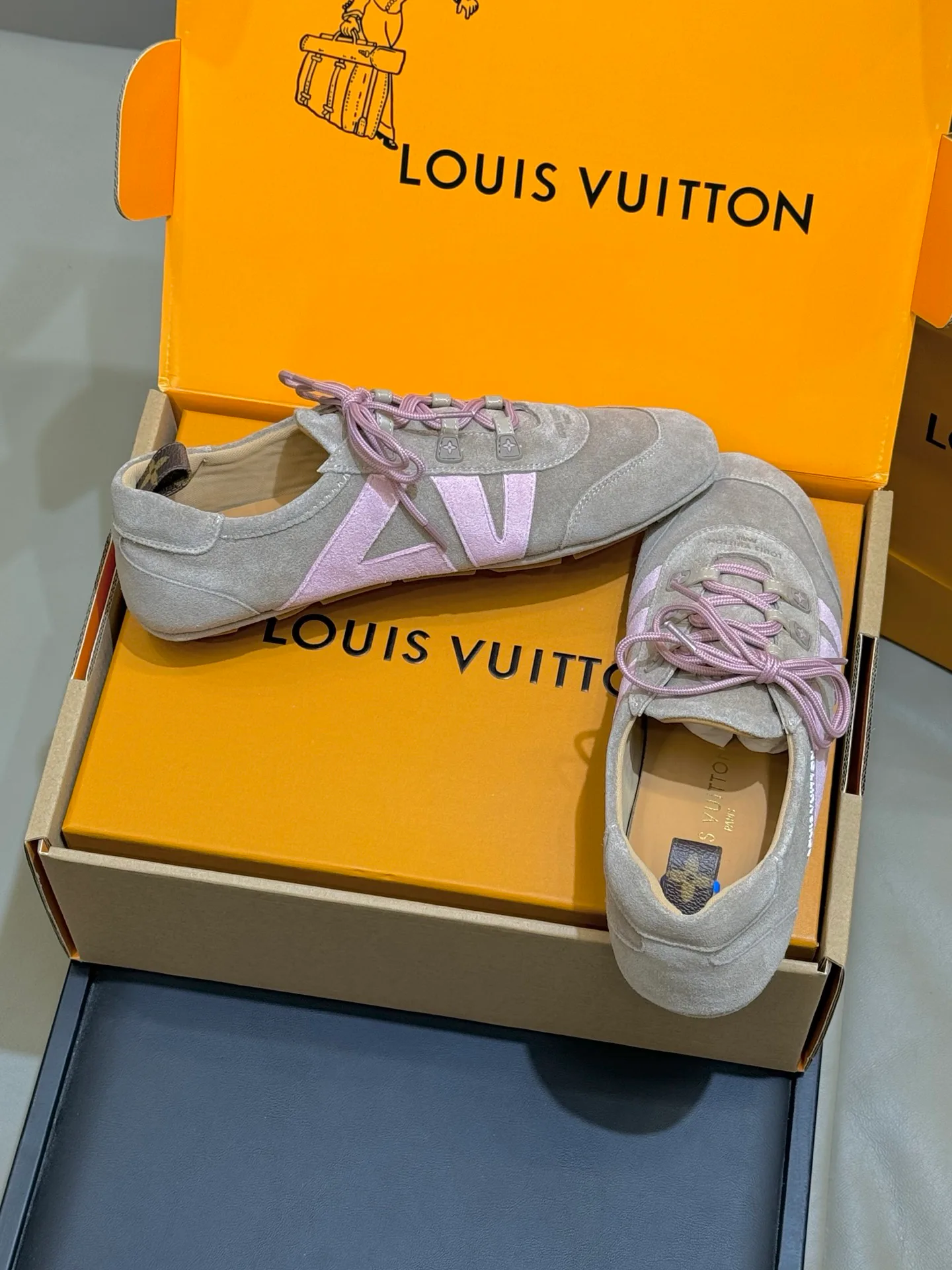 Кроссовки Женские Louis Vuitton 1280033