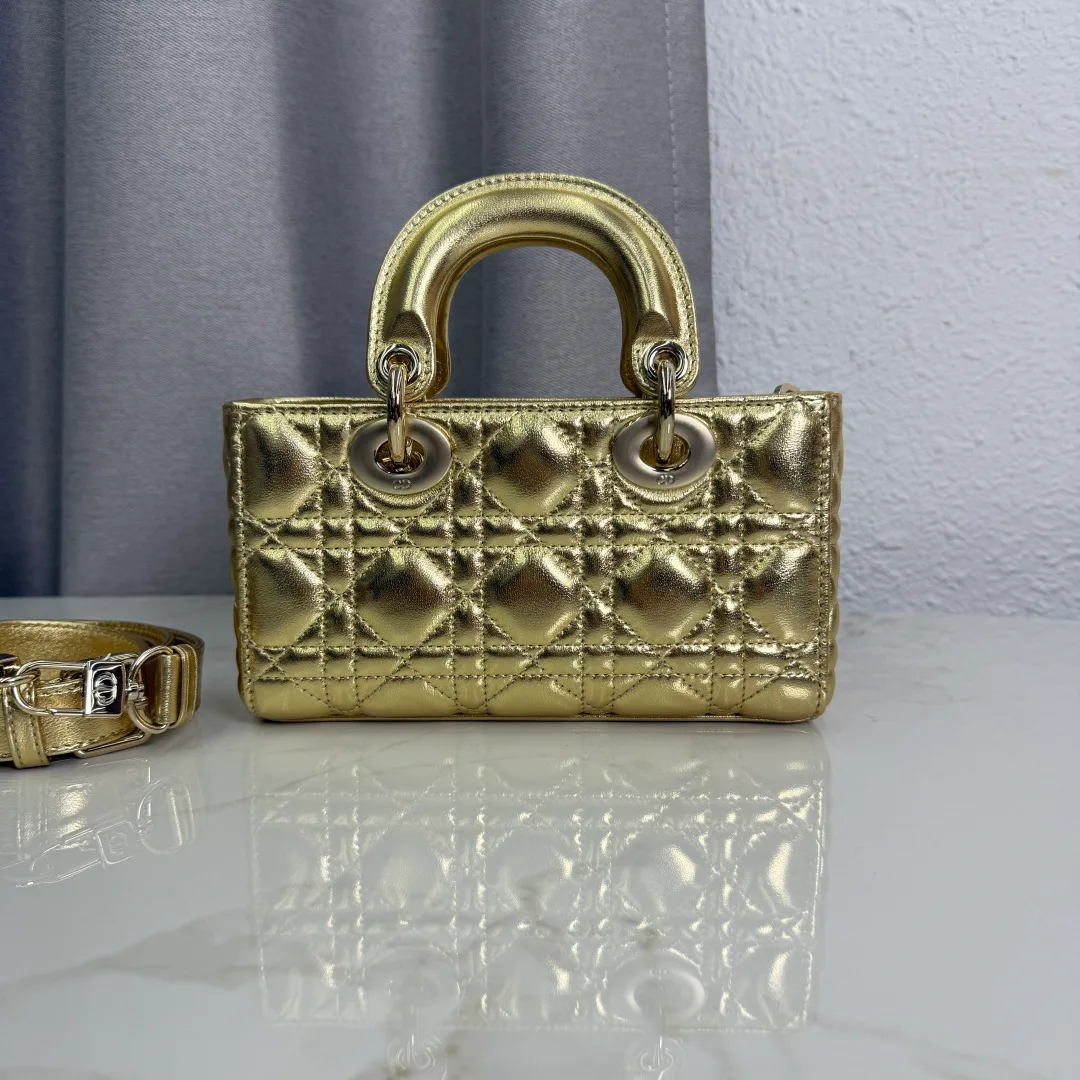 Классические Сумки Женские Christian Dior 18116442