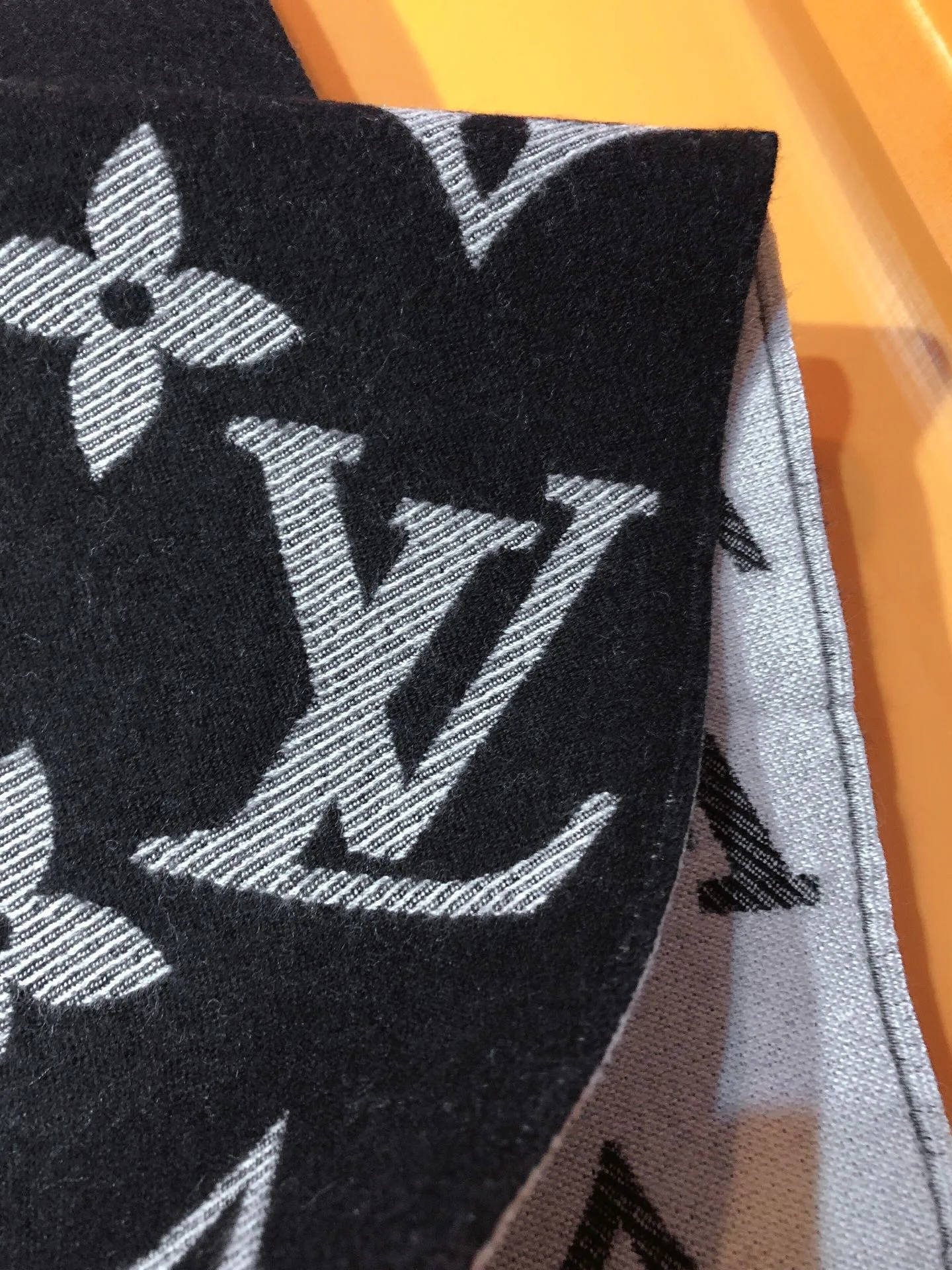 Шарфы Louis Vuitton 11394376