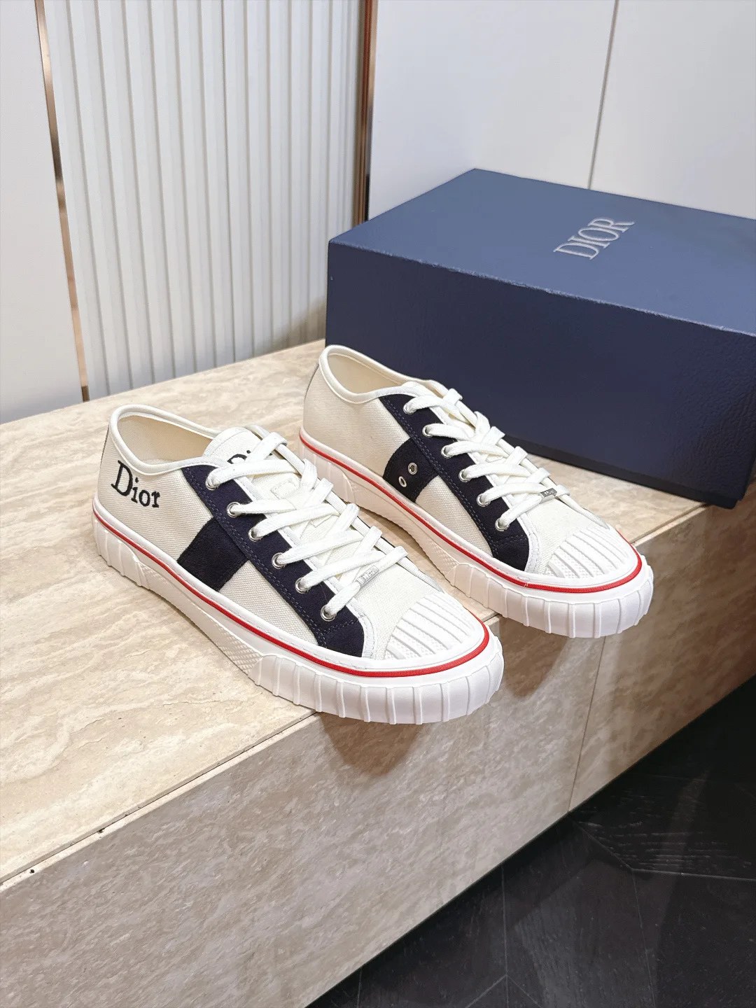 Кроссовки Женские Christian Dior 18083922