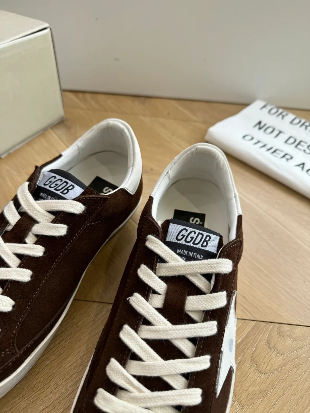 Кроссовки Женские Golden Goose 18752930
