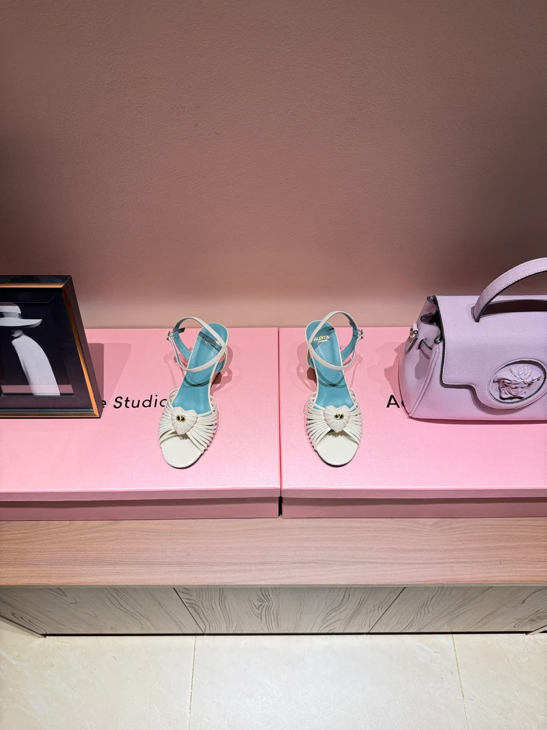 Босоножки Женские Valentino 17968670