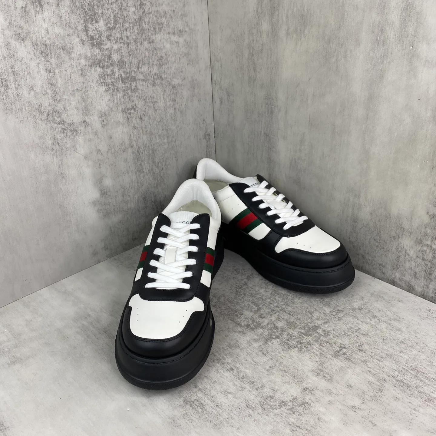 Кроссовки Женские Gucci 599453