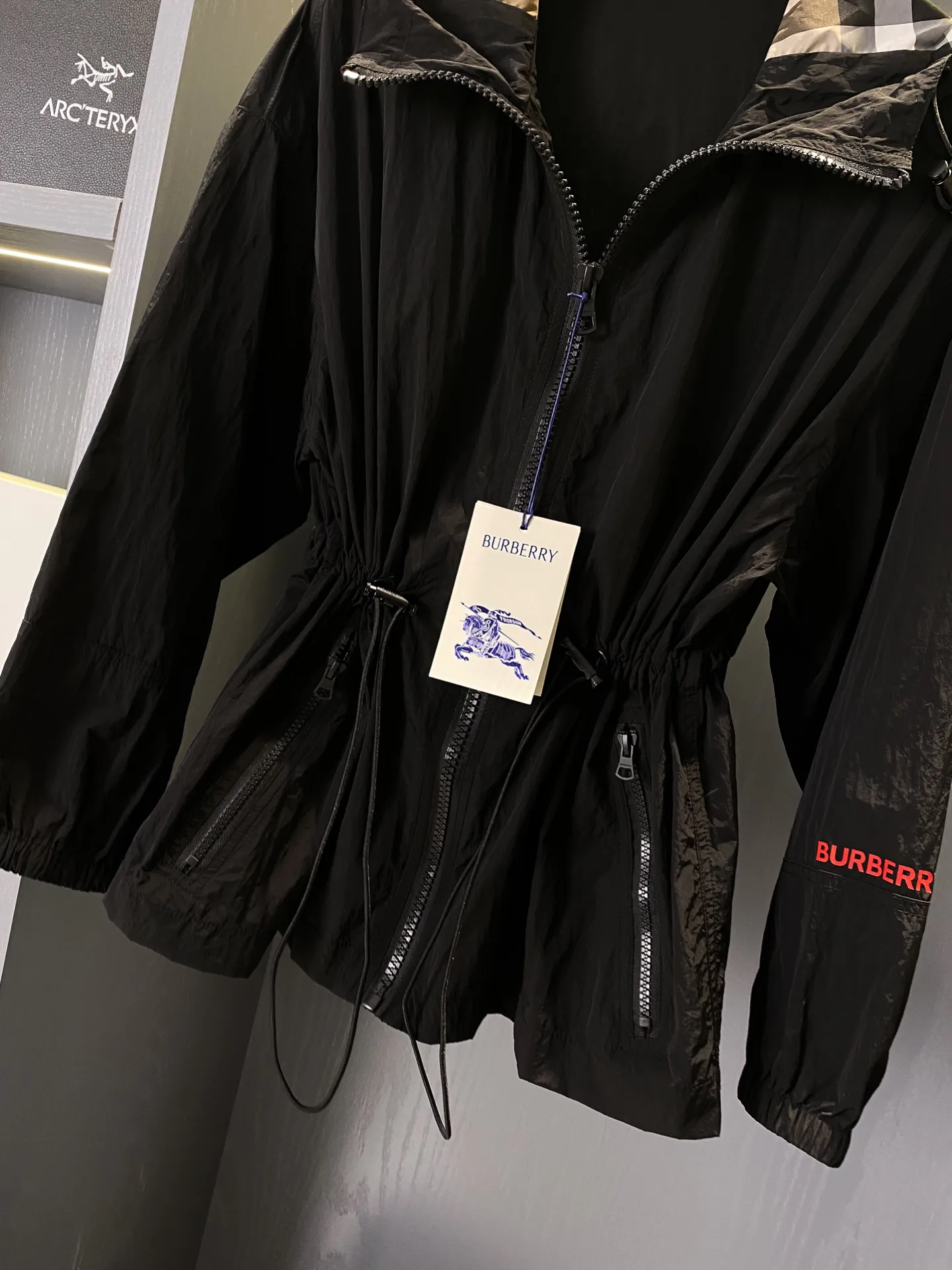 Куртки И Пуховики Женские Burberry 11672143